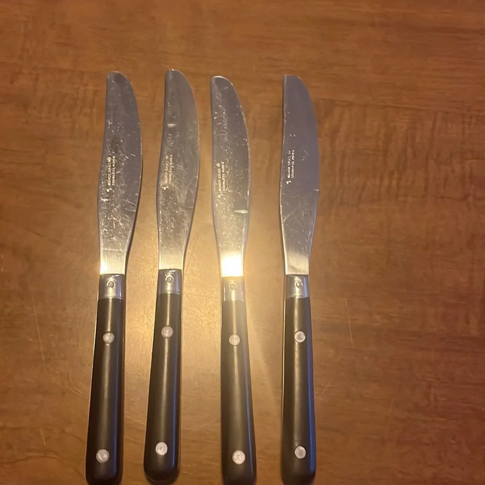 Washington Forge Mardi Gras Black Stainless knives 4 Silverware flatware